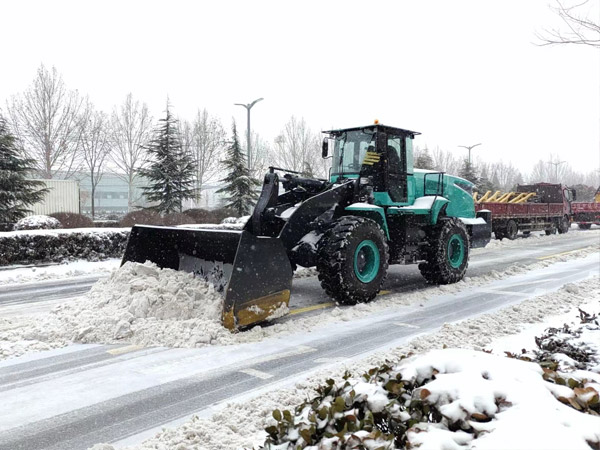 除雪保畅，PG电子游戏铁肩路义勇担沉任！