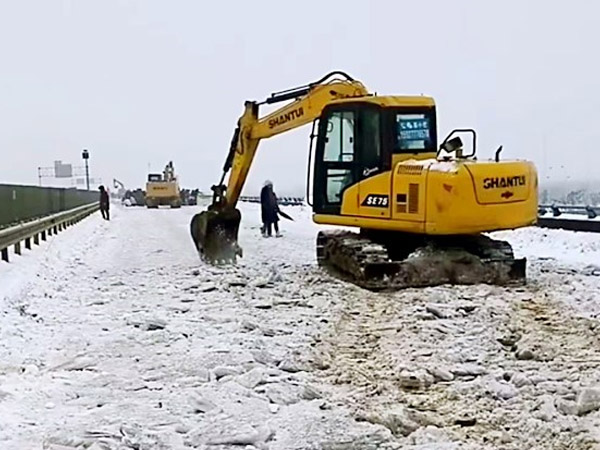 除雪保畅，PG电子游戏铁肩路义勇担沉任！